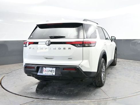 Used 2025 Nissan Pathfinder SV AWD/4WD image 8