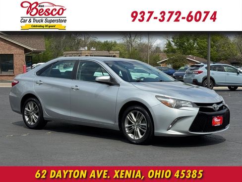 Used 2016 Toyota Camry SE image 1