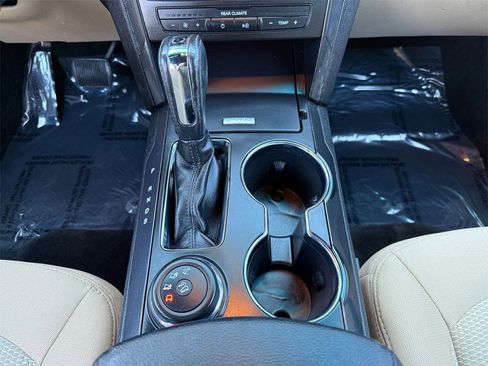 Used 2017 Ford Explorer XLT image 15