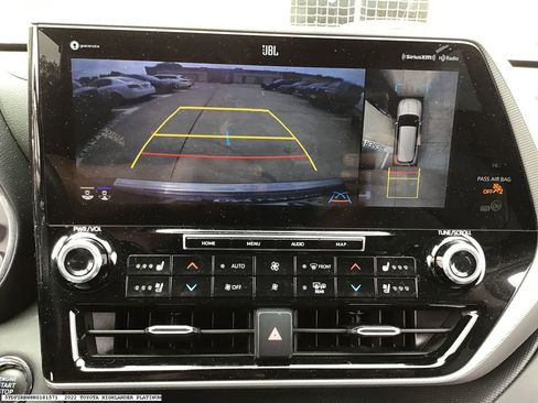Used 2022 Toyota Highlander Platinum image 9