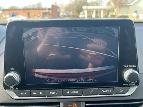 Used 2021 Nissan Altima 2.5 SR w/ SR Premium Package image 23