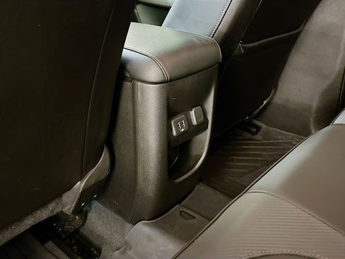 Used 2022 GMC Canyon AT4 AWD/4WD image 28