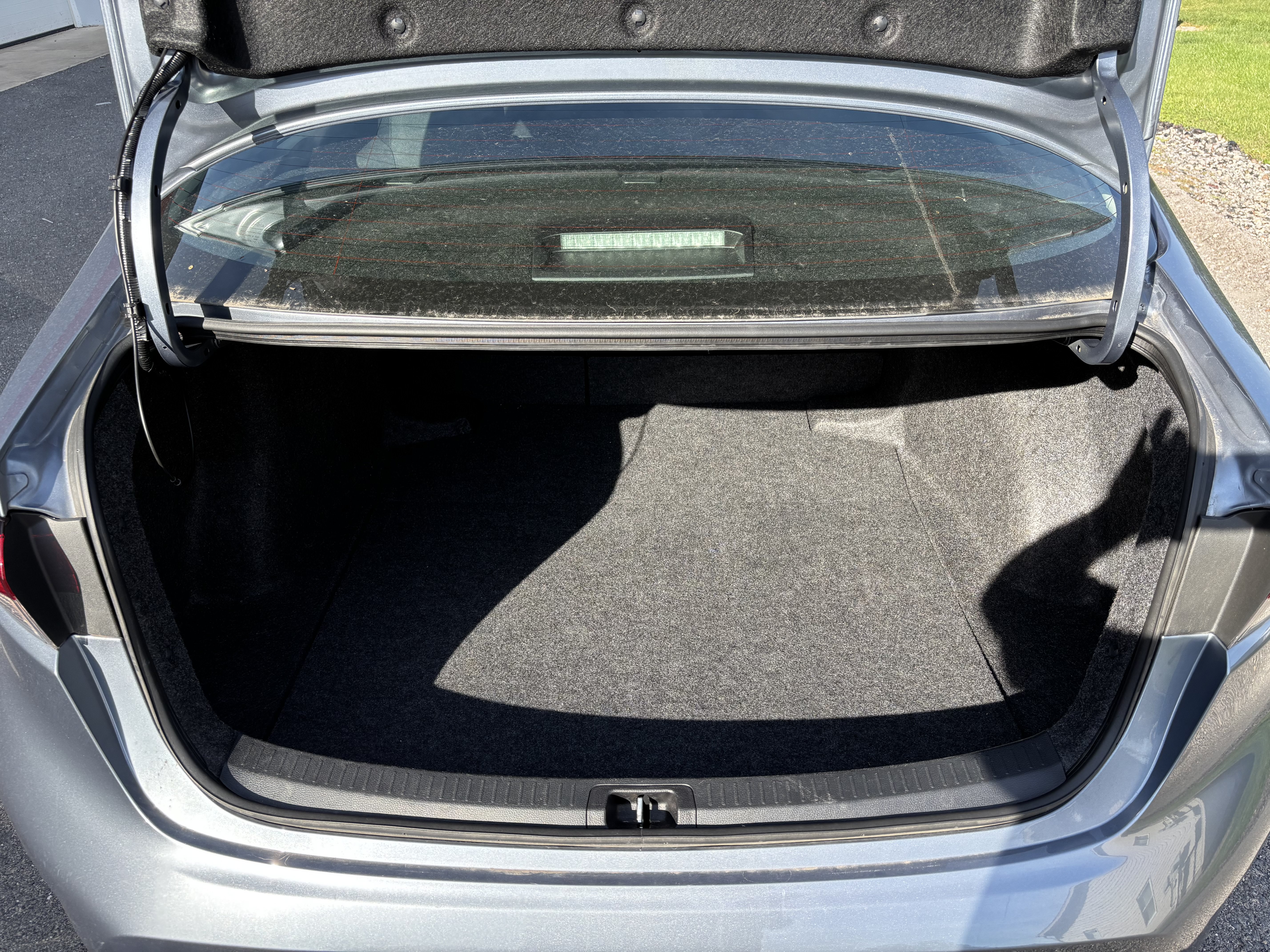 Used 2025 Toyota Corolla LE FWD image 5