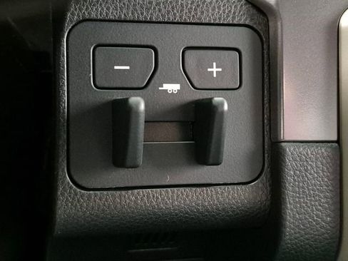 New 2026 Toyota Tacoma SR5 AWD/4WD image 17