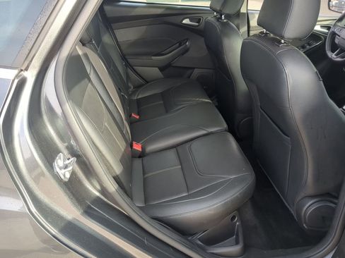 Used 2017 Ford Focus Titanium image 24