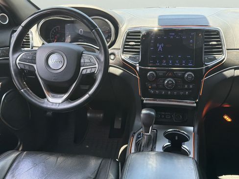 Used 2019 Jeep Grand Cherokee Overland AWD/4WD image 9