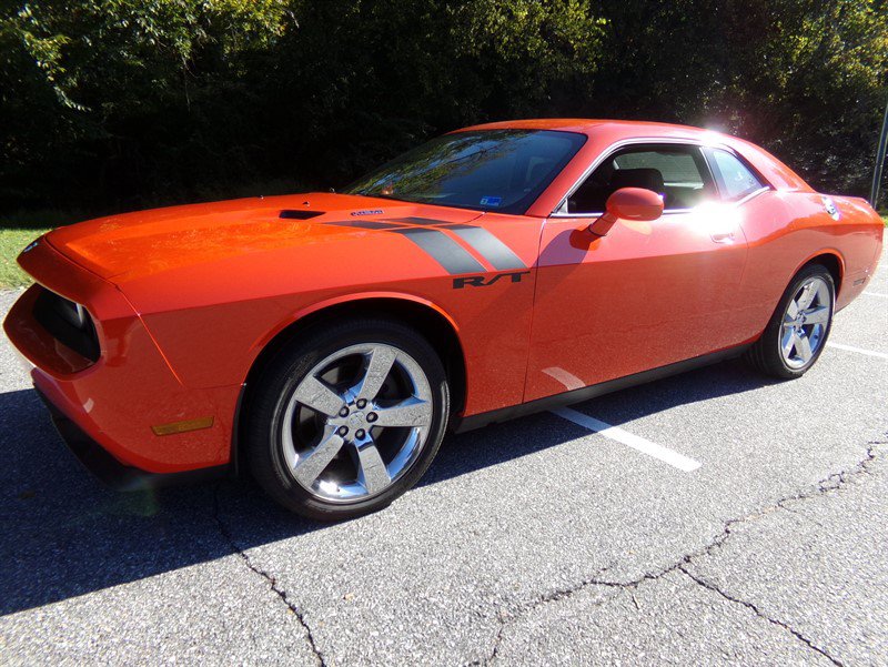 Used 2009 Dodge Challenger R/T RWD image 1