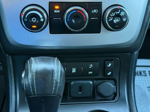 Used 2016 GMC Acadia SLE AWD/4WD image 33