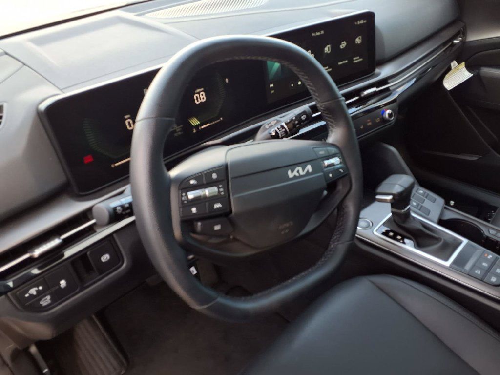 Certified 2026 Kia Sportage EX w/ EX Panorama Roof Package FWD image 16