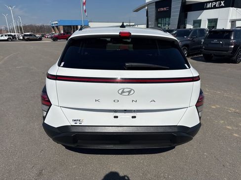 Used 2025 Hyundai Kona SEL image 4