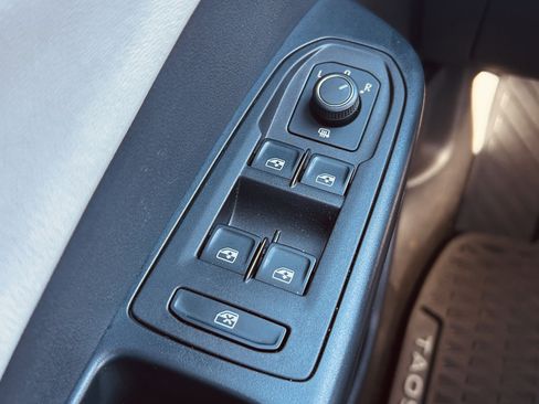 Used 2025 Volkswagen Taos S image 19