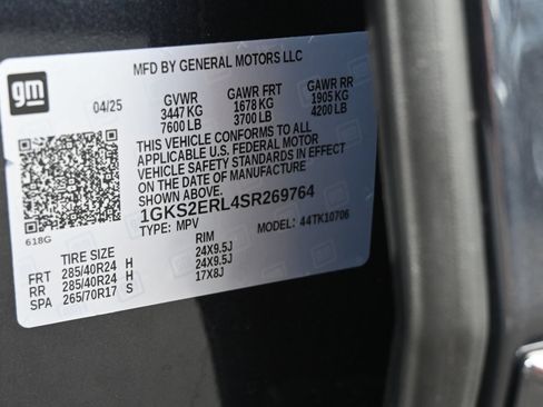 Used 2025 GMC Yukon Denali Ultimate AWD/4WD image 31