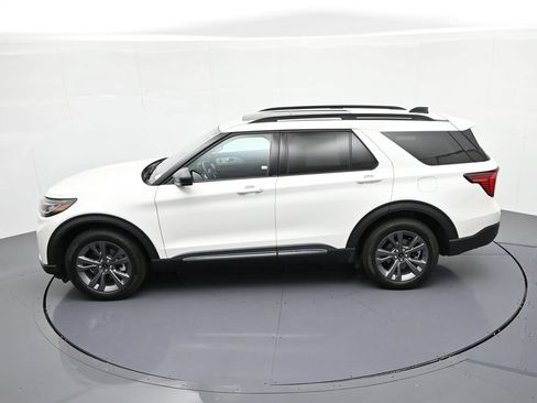 Used 2025 Ford Explorer Active w/ Active Comfort Package AWD/4WD image 19