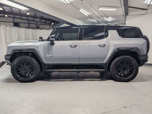Used 2024 GMC Hummer EV 2X w/ LPO, Illumination Package image 24