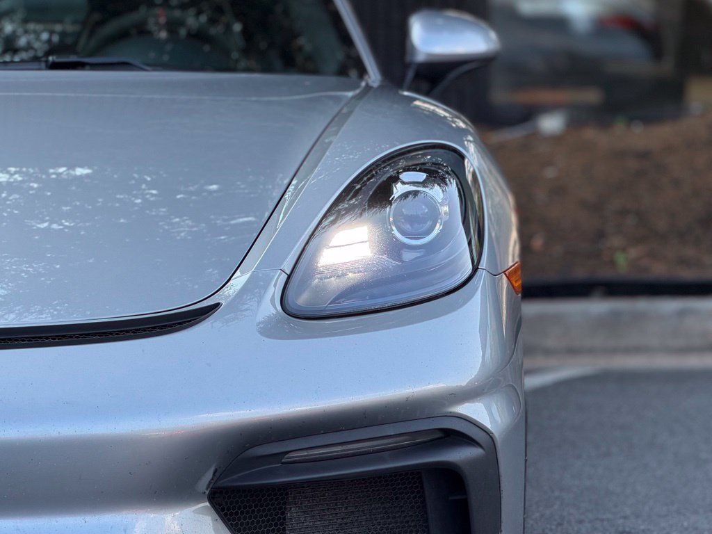 Used 2021 Porsche 718 Cayman GT4 RWD image 5