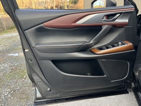Used 2017 MAZDA CX-9 Signature image 10