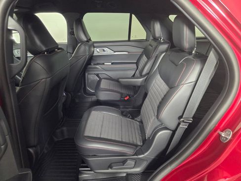 Used 2026 Ford Explorer ST-Line w/ ST-Line Street Pack RWD image 22