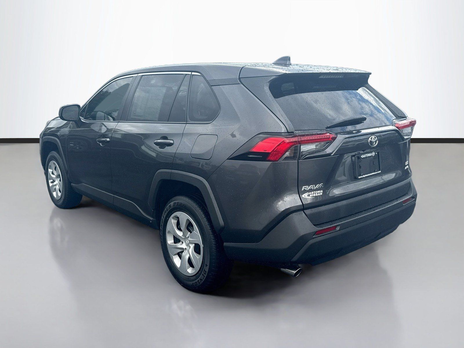 Used 2022 Toyota RAV4 LE AWD/4WD image 5