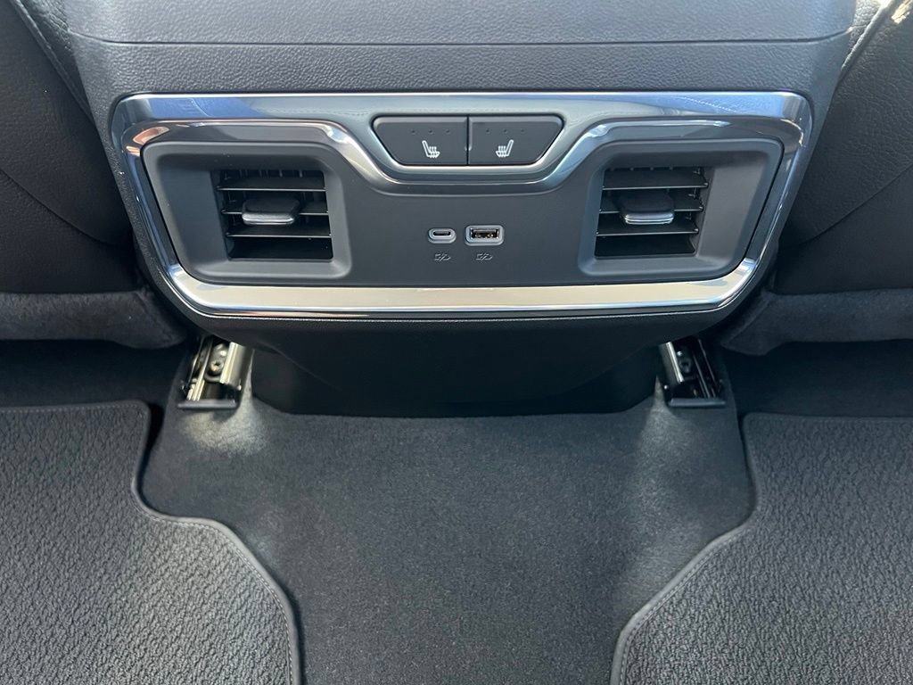 Used 2024 GMC Sierra 1500 Denali AWD/4WD image 25
