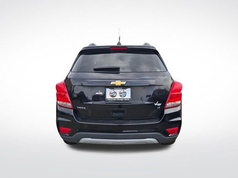 Used 2020 Chevrolet Trax LT w/ LT Convenience Package image 3