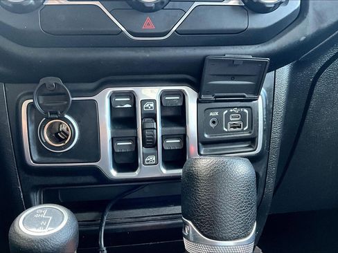 Used 2018 Jeep Wrangler Unlimited Sport S image 16