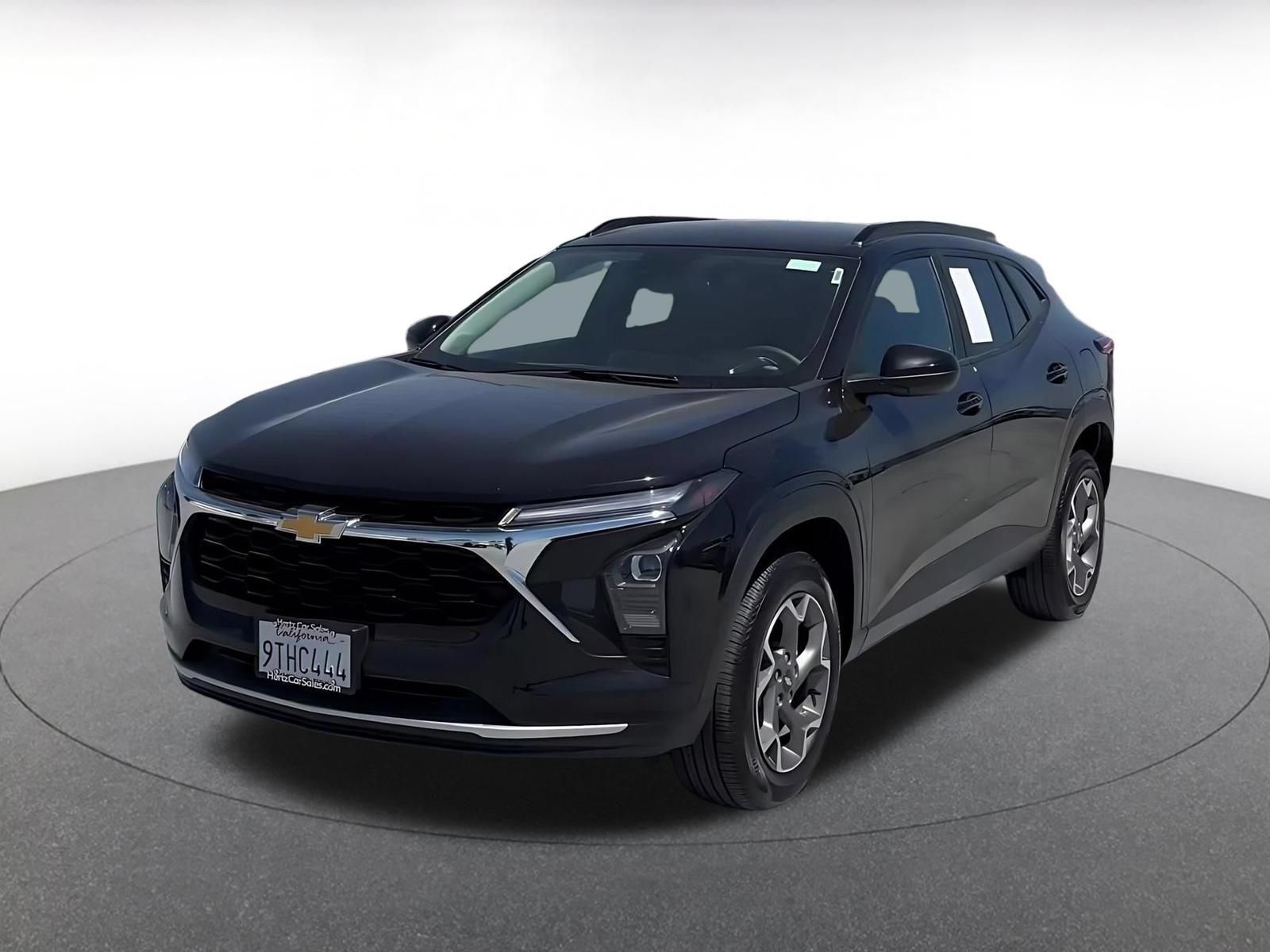 Used 2025 Chevrolet Trax LT FWD image 6