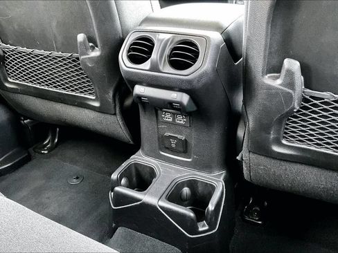 Certified 2025 Jeep Wrangler Unlimited Rubicon w/ Convenience Group AWD/4WD image 19