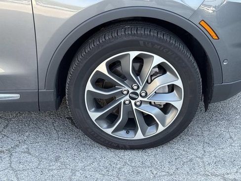 Used 2023 Lincoln Nautilus Reserve w/ Equipment Group 201A AWD/4WD image 9
