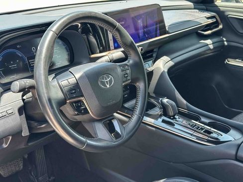Certified 2024 Toyota Crown AWD/4WD image 12