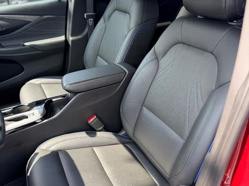 Used 2025 Buick Envista Sport Touring w/ Convenience I Package FWD image 13