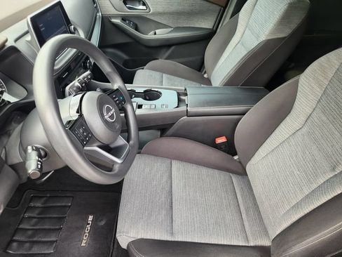 Used 2023 Nissan Rogue SV FWD image 13