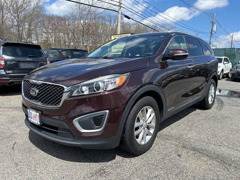 Used 2016 Kia Sorento LX image 1