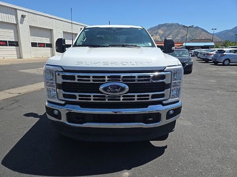 Used 2024 Ford F250 XLT image 2