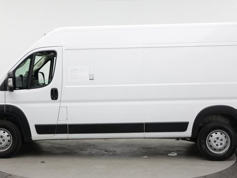 Used 2025 RAM ProMaster 2500 w/ Convenience Group FWD image 5