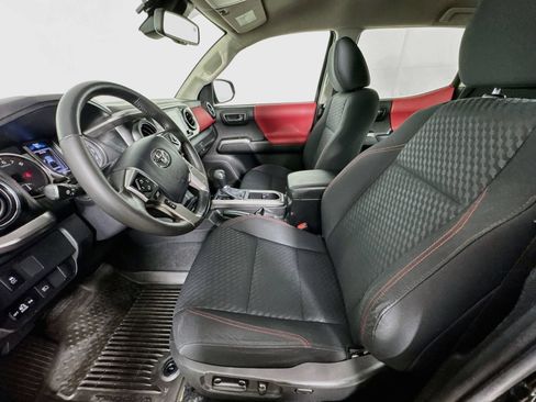 Certified 2023 Toyota Tacoma SR5 AWD/4WD image 17
