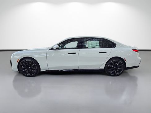 New 2026 BMW i7 xDrive60 w/ M Sport Package RWD image 6