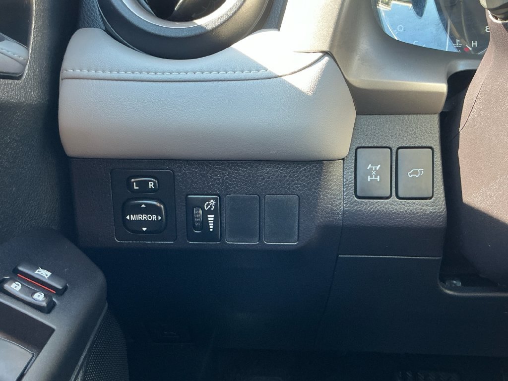 Used 2016 Toyota RAV4 XLE AWD/4WD image 20