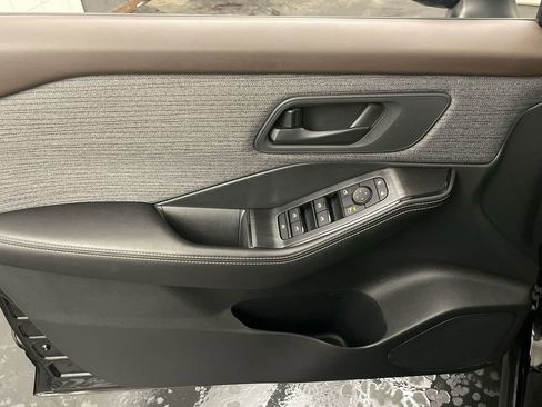 Used 2021 Nissan Rogue S FWD image 15