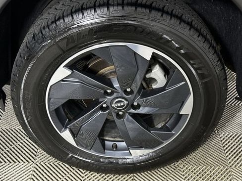Used 2025 Nissan Rogue SV AWD/4WD image 34