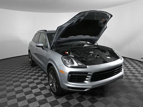Used 2021 Porsche Cayenne AWD/4WD image 32