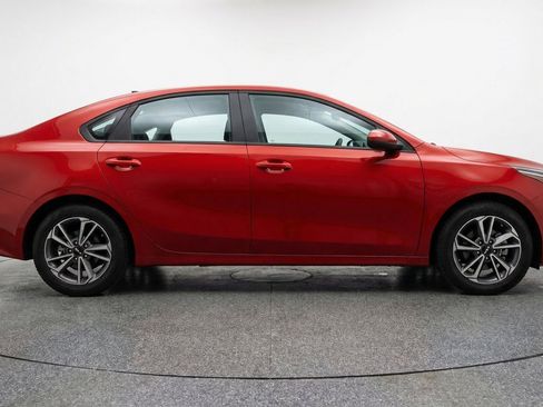 Used 2024 Kia Forte LXS FWD image 11