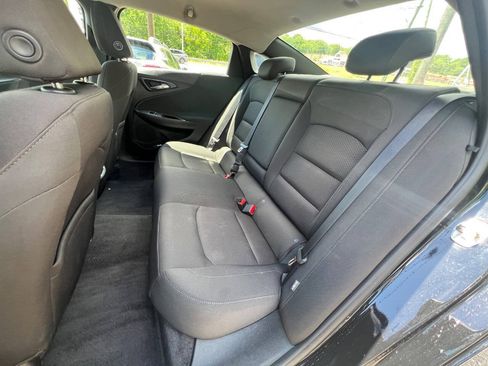 Used 2018 Chevrolet Malibu LT FWD image 13