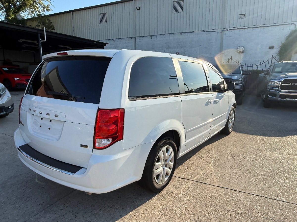 Used 2017 Dodge Grand Caravan SE w/ Power Window Group FWD image 4