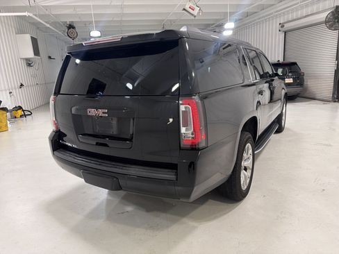 Used 2019 GMC Yukon XL SLT w/ Open Road Package RWD image 5