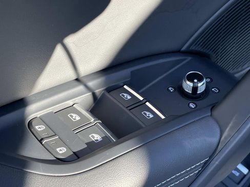 Certified 2024 Audi Q5 e Premium Plus w/ Premium Plus Package image 17