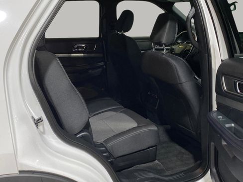 Used 2018 Ford Explorer XLT AWD/4WD image 26