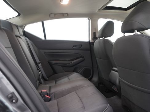 Used 2023 Nissan Altima 2.5 SV w/ SV Premium Package image 11