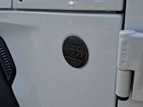 Used 2023 Jeep Wrangler Unlimited Sport AWD/4WD image 30
