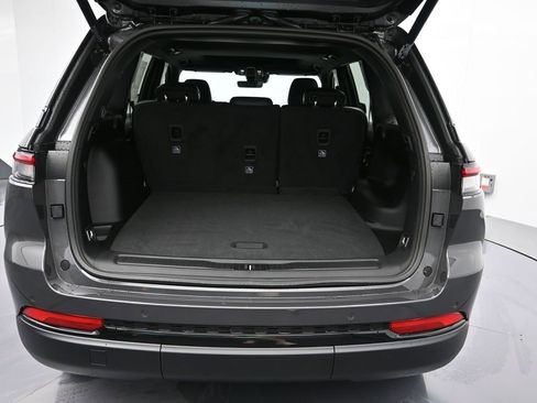 New 2025 Jeep Grand Cherokee Altitude image 23