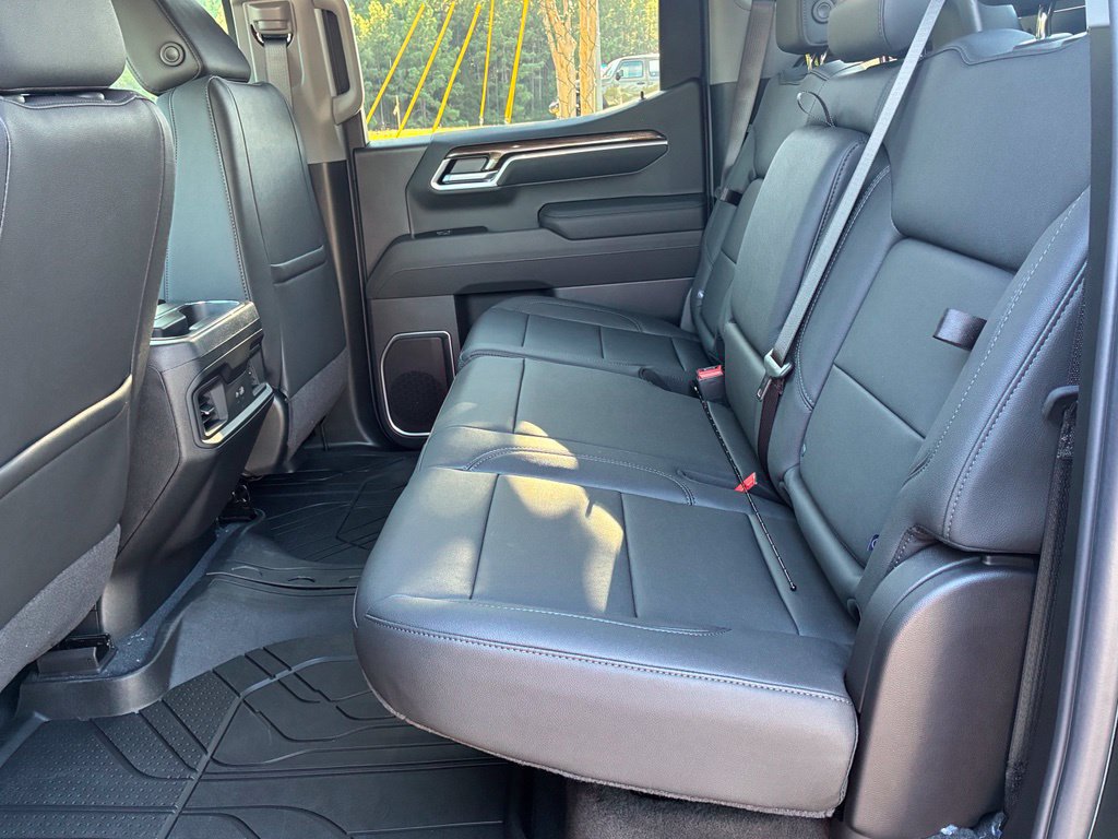 New 2026 Chevrolet Silverado 1500 RST w/ Redline Edition AWD/4WD image 17